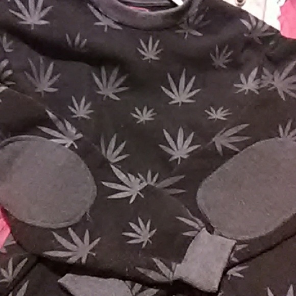 🌿420 Friendly Pot Leaf Sweatshirt 🌿 - Picture 2 of 6